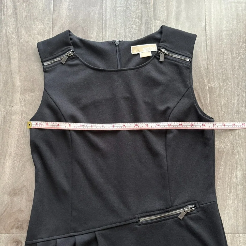MICHAEL KORS Black Sleeveless Sheath Dress Zipper Detail Pleated Size 8‎